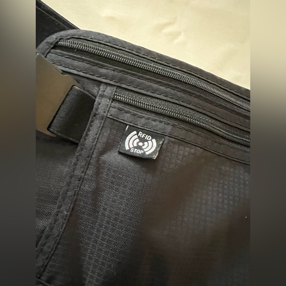 Black RFID Blocking Waist Bag - Picture 2 of 5
